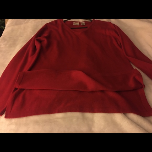 Red v-neck sweater - Picture 3 of 3